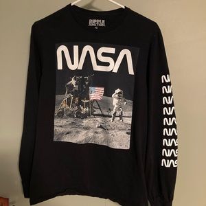 Men’s small long sleeve t-shirt ~NASA